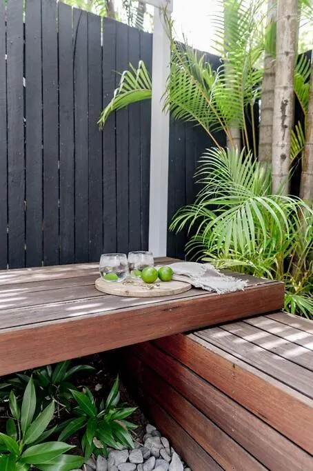 Villa One - Immaculate Townhouse On Noosa Parade Australia