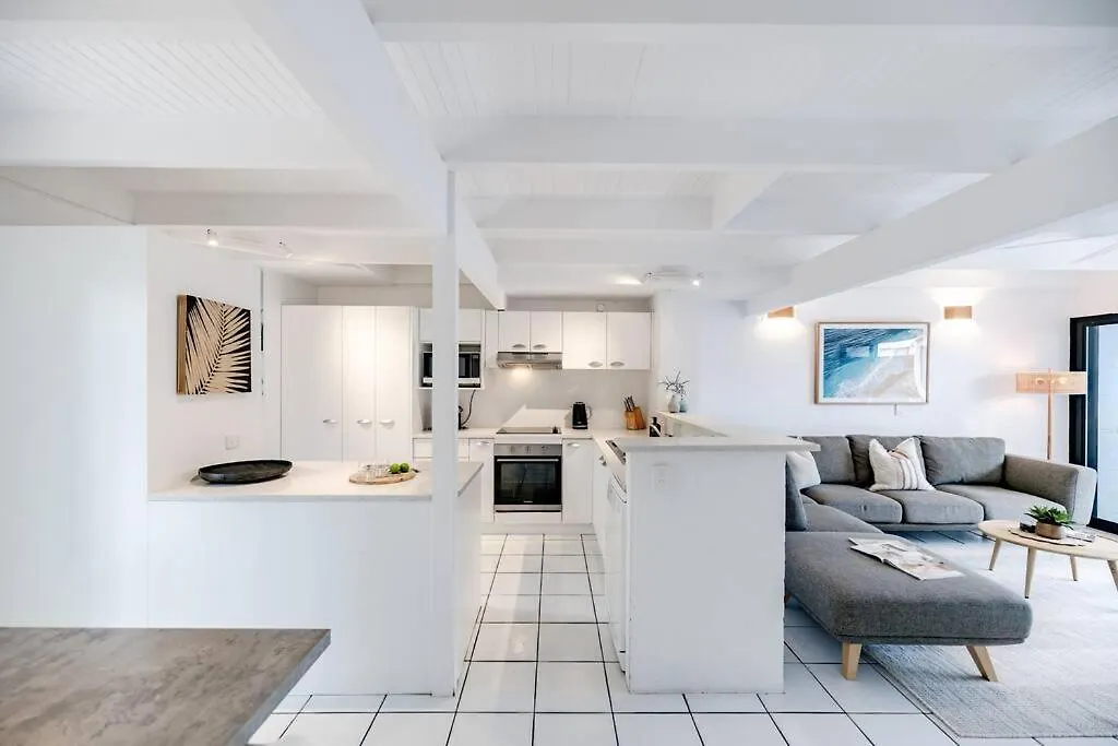 Villa One - Immaculate Townhouse On Noosa Parade 0*, Noosa Heads