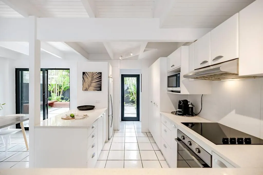Villa One - Immaculate Townhouse On Noosa Parade Apartment Noosa Heads