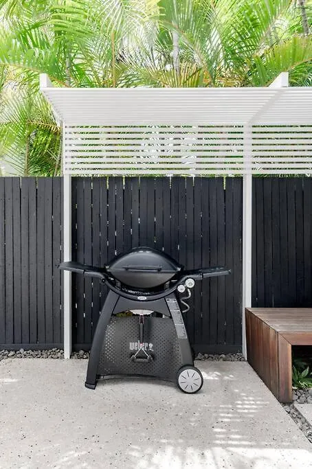Apartment Villa One - Immaculate Townhouse On Noosa Parade Australia