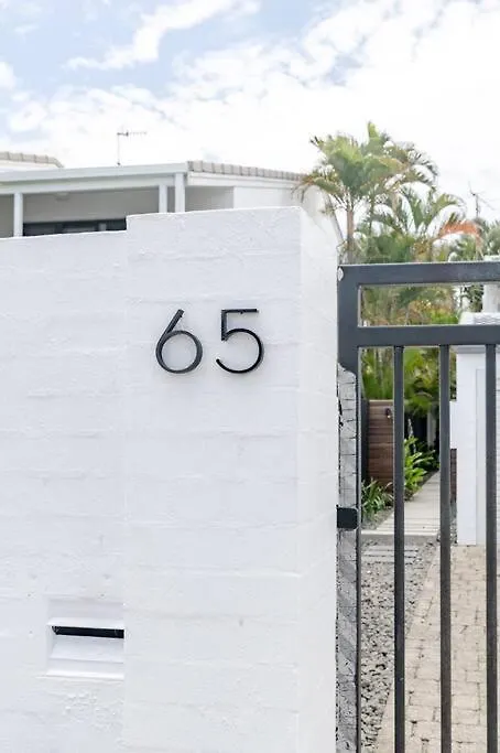 Villa One - Immaculate Townhouse On Noosa Parade Noosa Heads