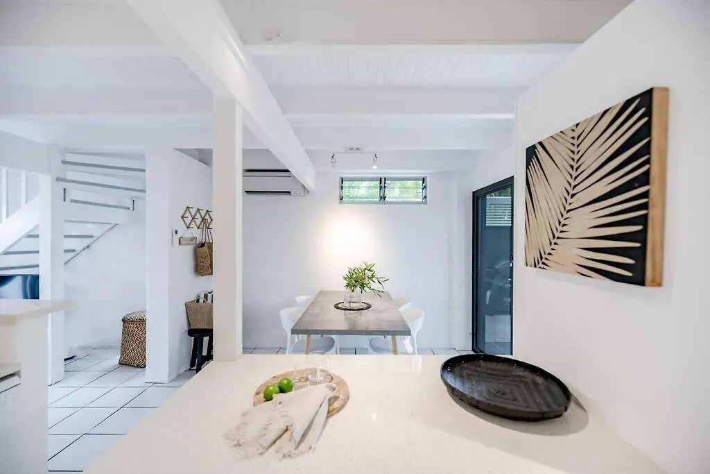 Villa One - Immaculate Townhouse On Noosa Parade Noosa Heads