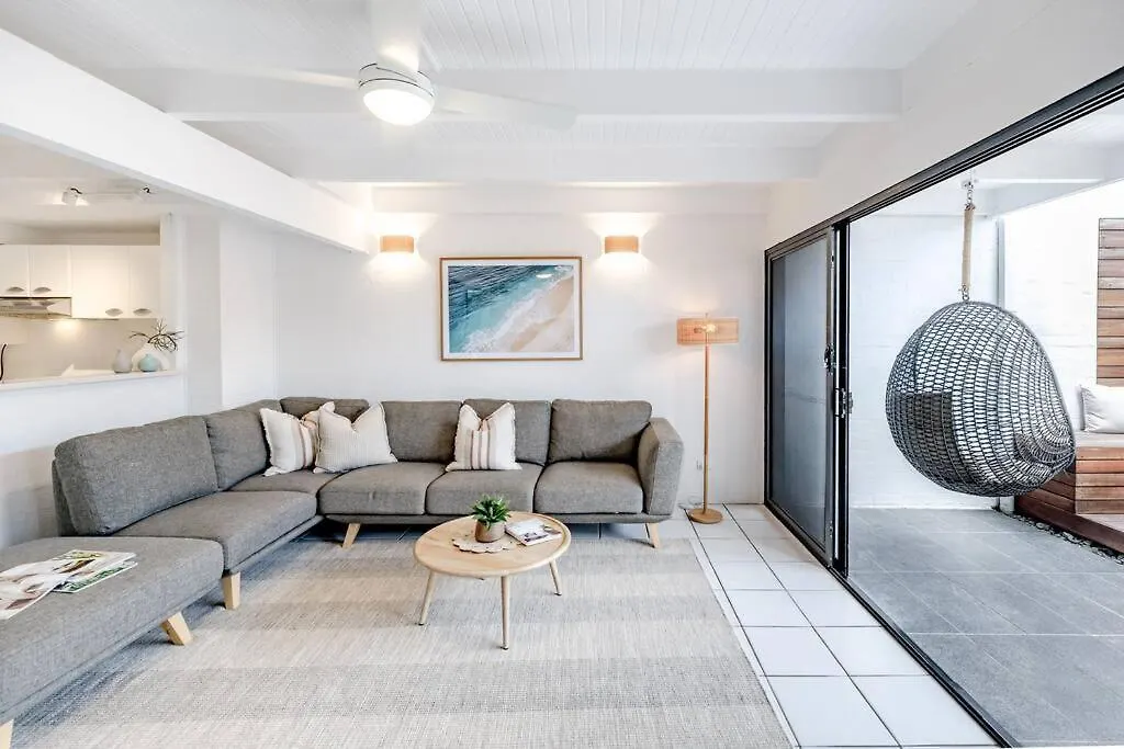 Villa One - Immaculate Townhouse On Noosa Parade Apartment